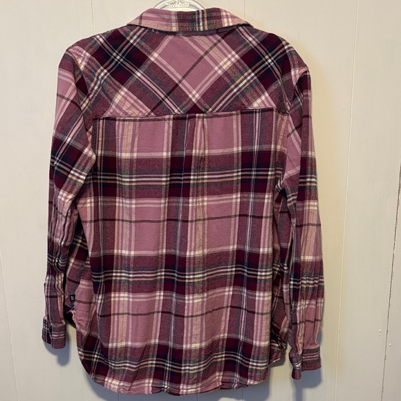 GAP Mens Casual Pink and White Plaid Shirt - Picture 4 of 5